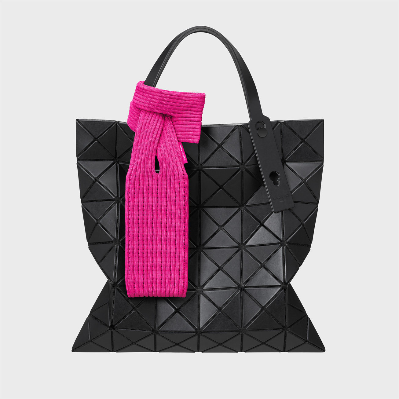 Jin Daily Tech Trivia – iPhone × ISSEY MIYAKE: The iPhone Pocket illustration