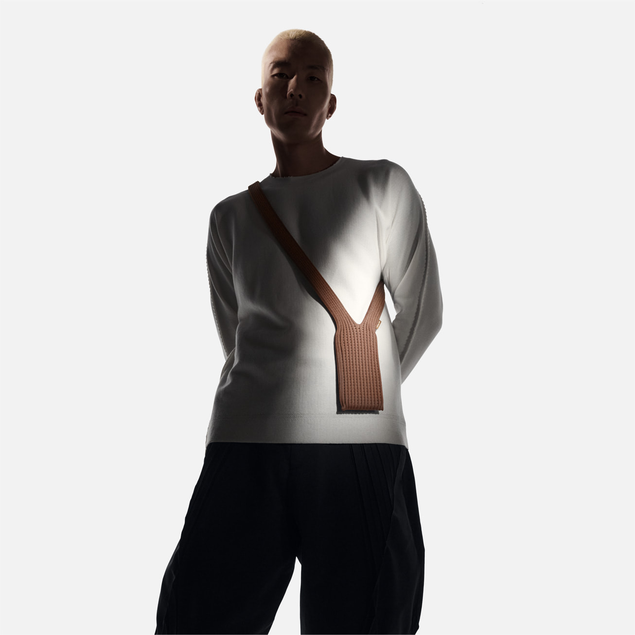 Jin Daily Tech Trivia – iPhone × ISSEY MIYAKE: The iPhone Pocket illustration
